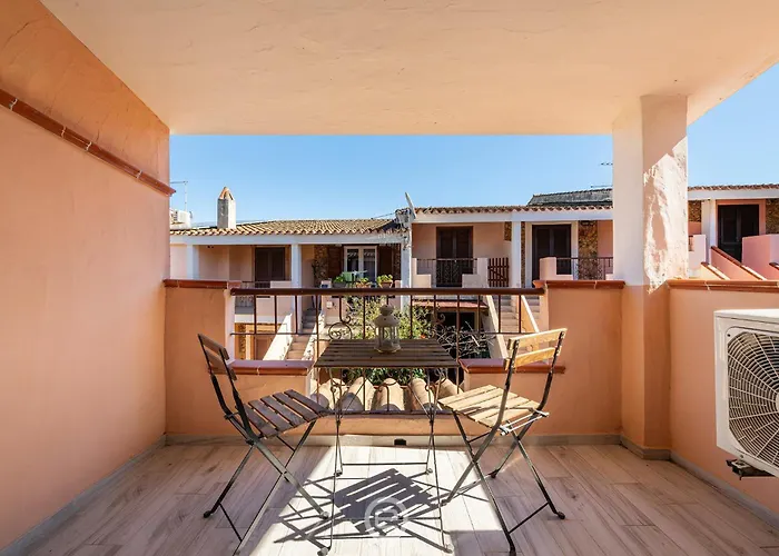 Semesterbostad Casa Vittoria - A Cozy Townhouse With Outdoor Spaces *